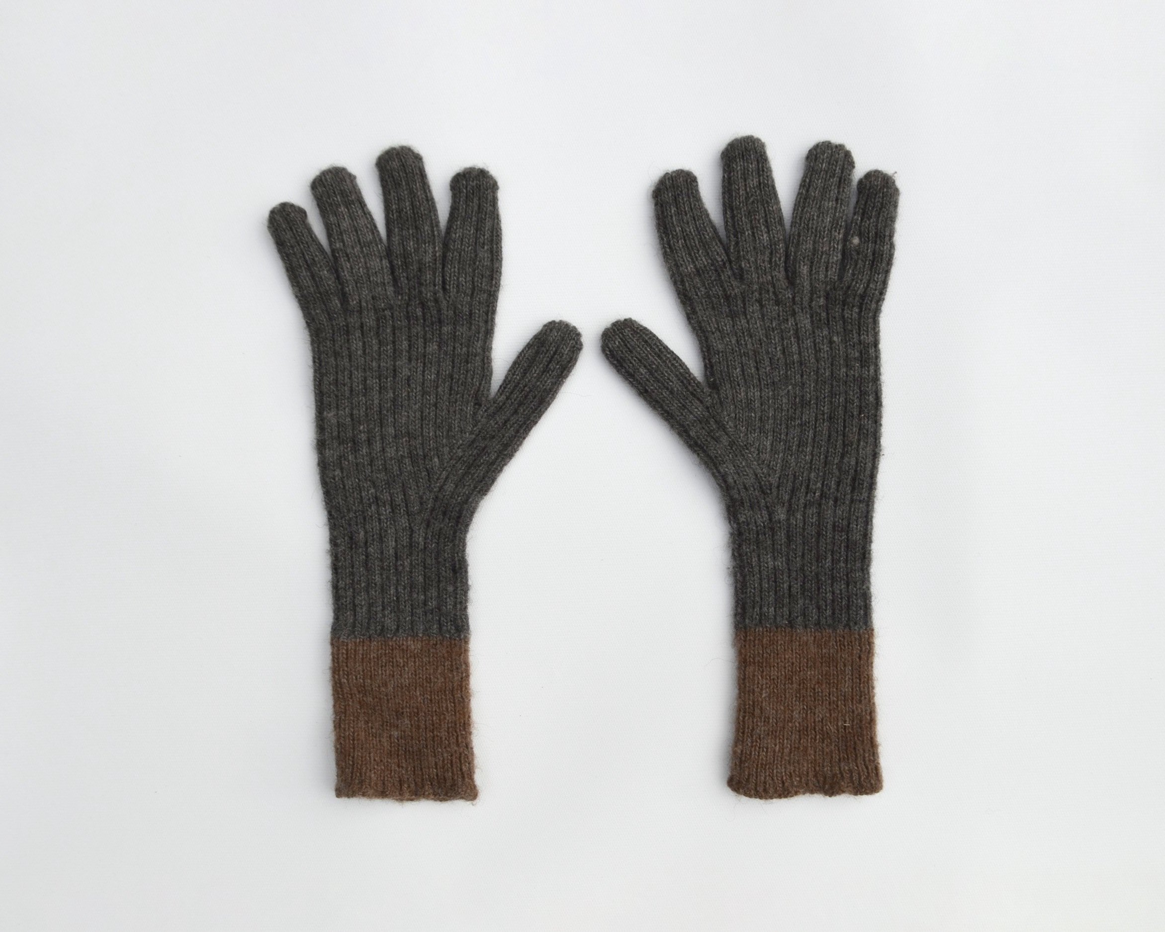 GLOVES+GREY%2BBROWN+TRIM.jpg