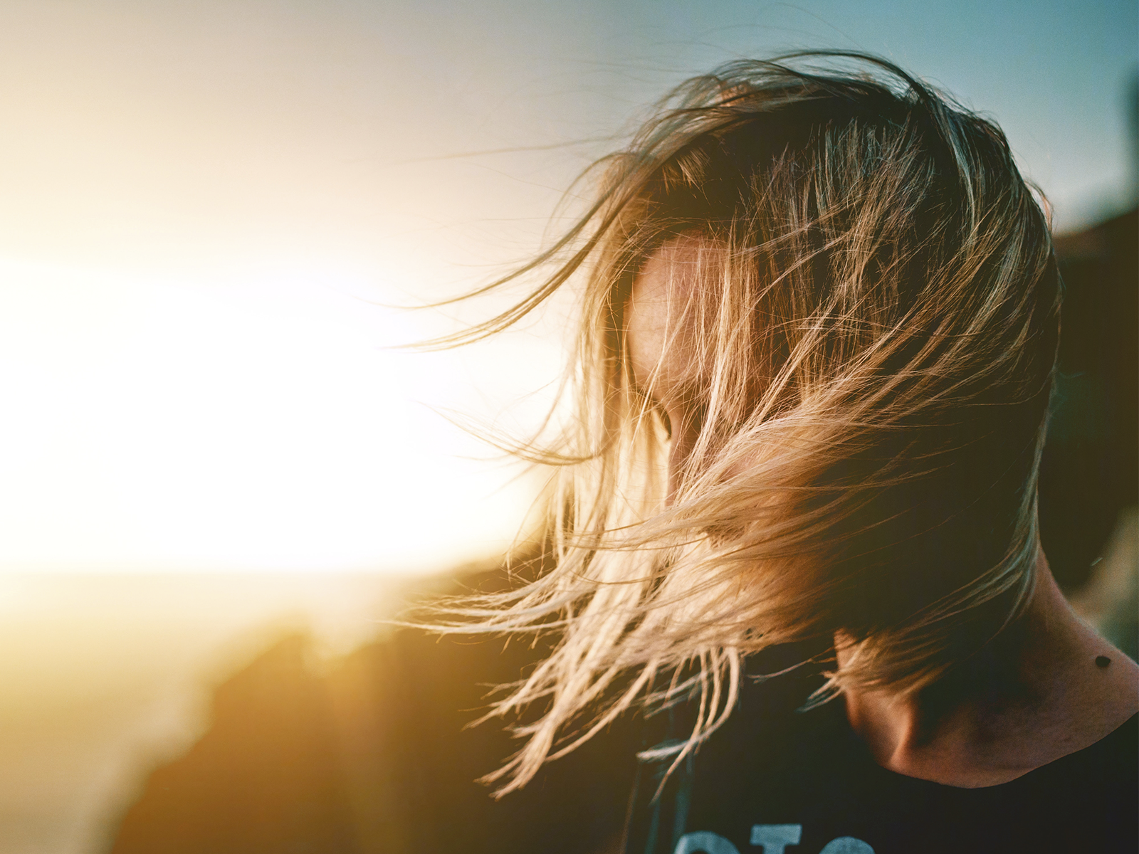 Cómo proteger tu cabello durante los meses de verano