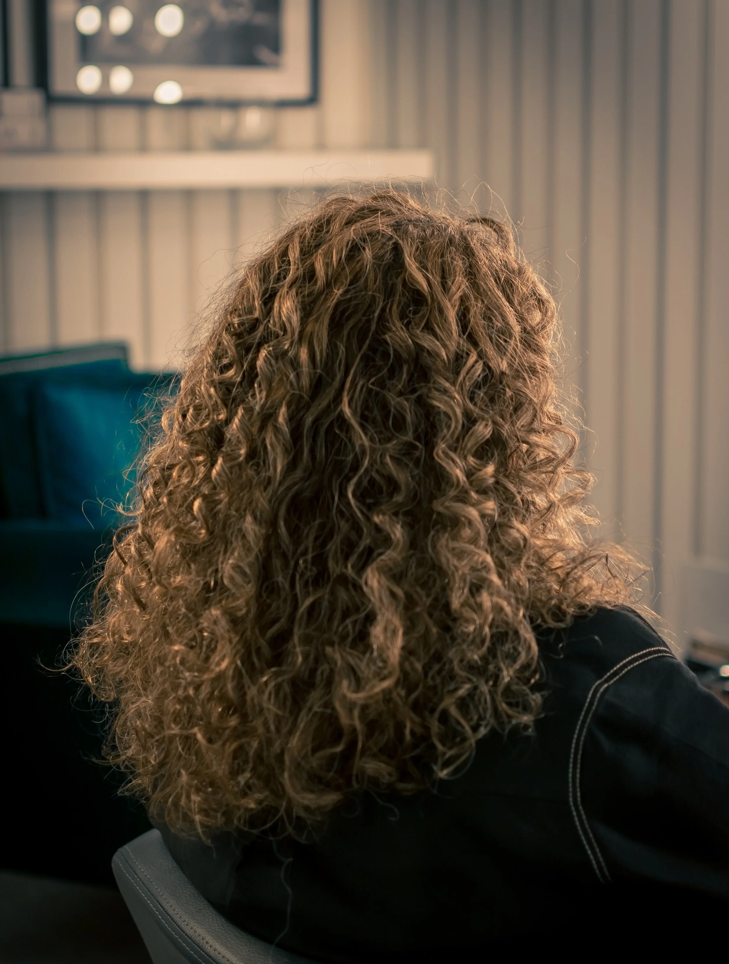 Tips para cuidar el cabello rizado — InViso