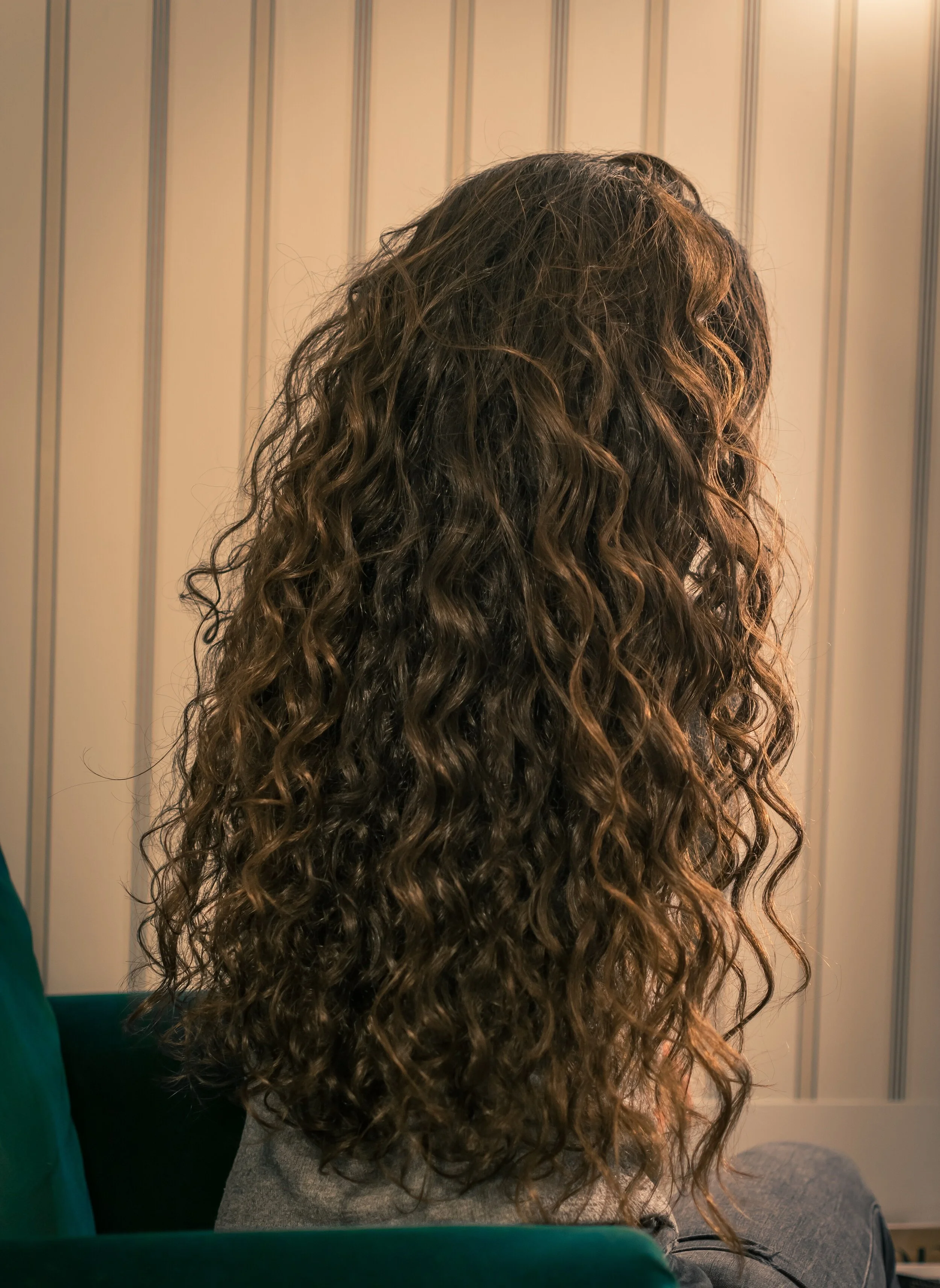 Tips para cuidar el cabello rizado — InViso