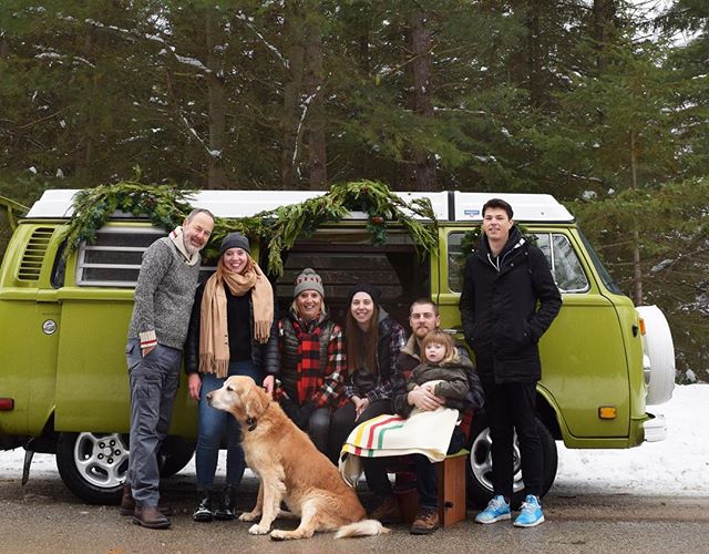 Merry Christmas &amp; Happy Holidays from our fam to yours ❤️
.
.
.
#christmas #christmas2018
#merrychristmas #happyholidays #happychristmas #vwbus #greenvw #homefortheholidays #wintercamping #winter #snow #travelbug #travelblogger #happycamper #clas