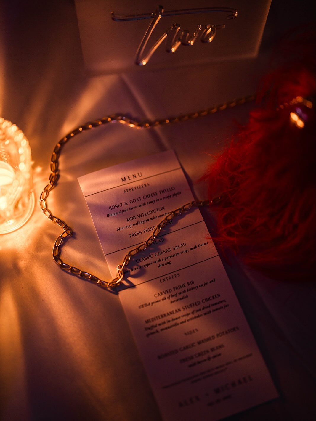 Happy Valentine&rsquo;s Day loves! I&rsquo;m not always the biggest fan of red/pinks but dang was this wedding changing my mind in the best way! &hearts;️🌹🌸💕💋