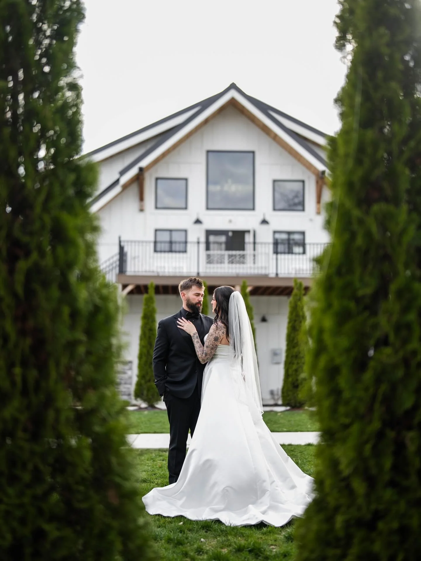 Did I have a little battery life before heading out to explore Mt. Fuji, yes, yes I did! So, I got to edit these stunning humans with a volcano out my window 🗻 what a dream! 

It&rsquo;s only fair that I also ran into these two at the airport while 