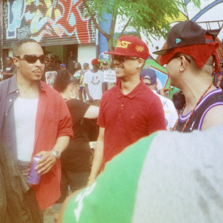 © Lucii_Ferr: instagram //website