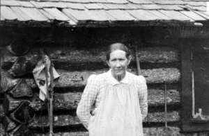 Josephine Doody in front of her cabin – The Missoulian