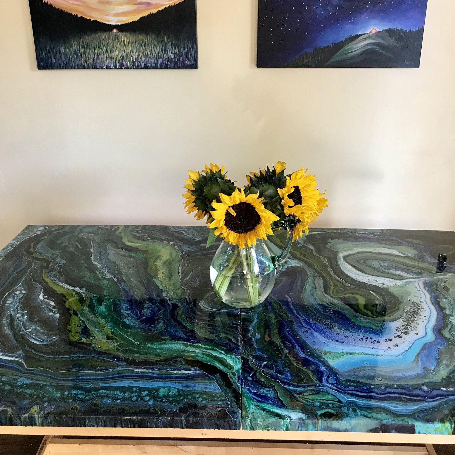 Can You Put Paint in a Resin Pour Table 