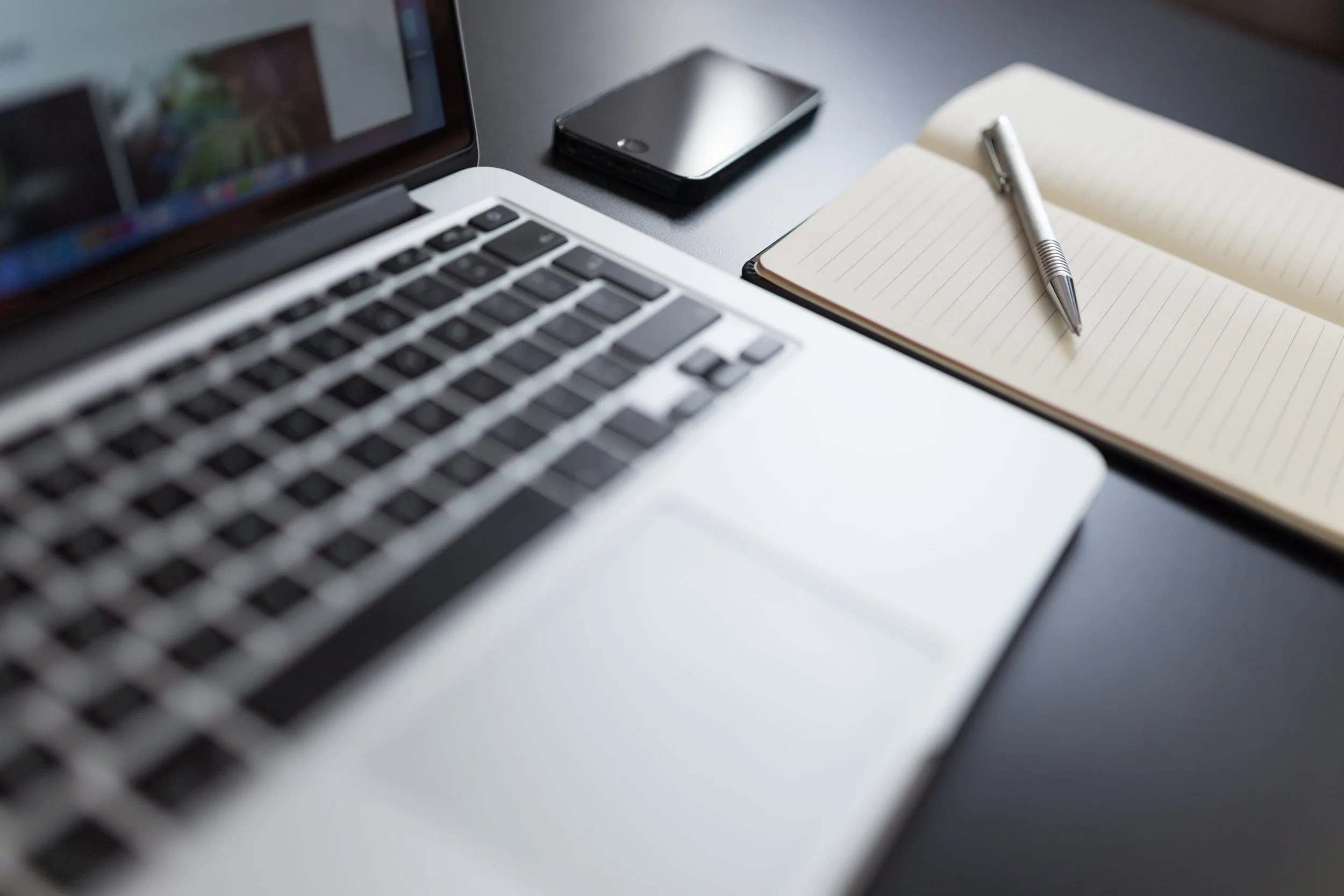 blogging-computer-freelance-34123.jpg