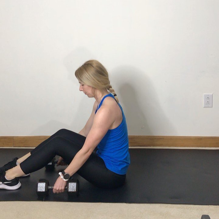 Tired of doing push-up? Switch it up and throw some weight around. 💪 
Here are four exercises to slip into your chest routine. All you need is a mat and set of dumbbells. I want to know, which of these is most challenging for you? 

1. Floor chest p