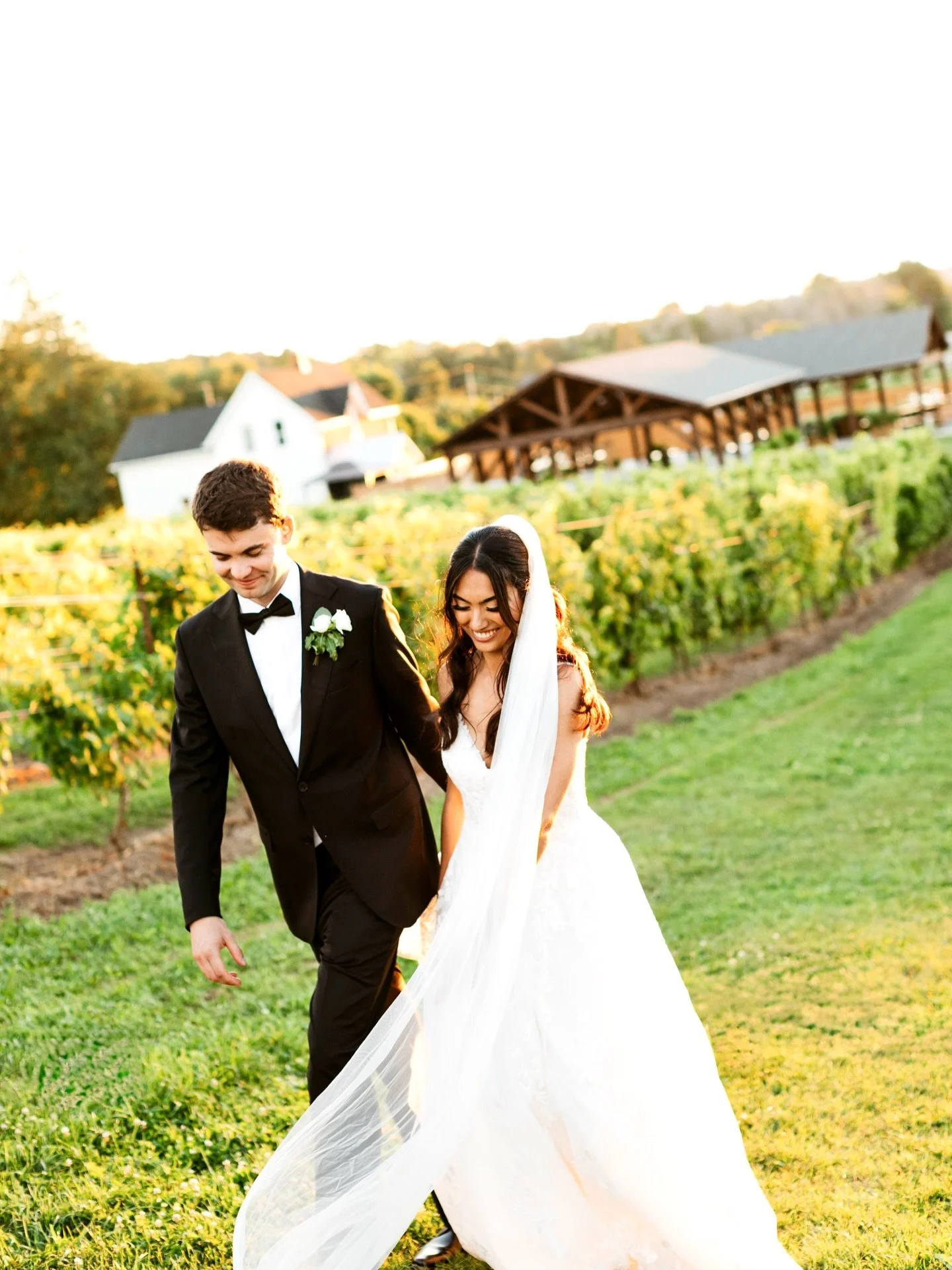 Simply cannot wait for more golden summer sunsets 💛🫶🏻☀️

Venue: @heritageestatewinery 
Planner: @michaelaelizabeth.creative 
Photographer: @beccaveyphotography 
Videographer: @meagandemikmedia 
Florist: @artinbloem 
Hair&amp; Makeup: @jkglamstudio