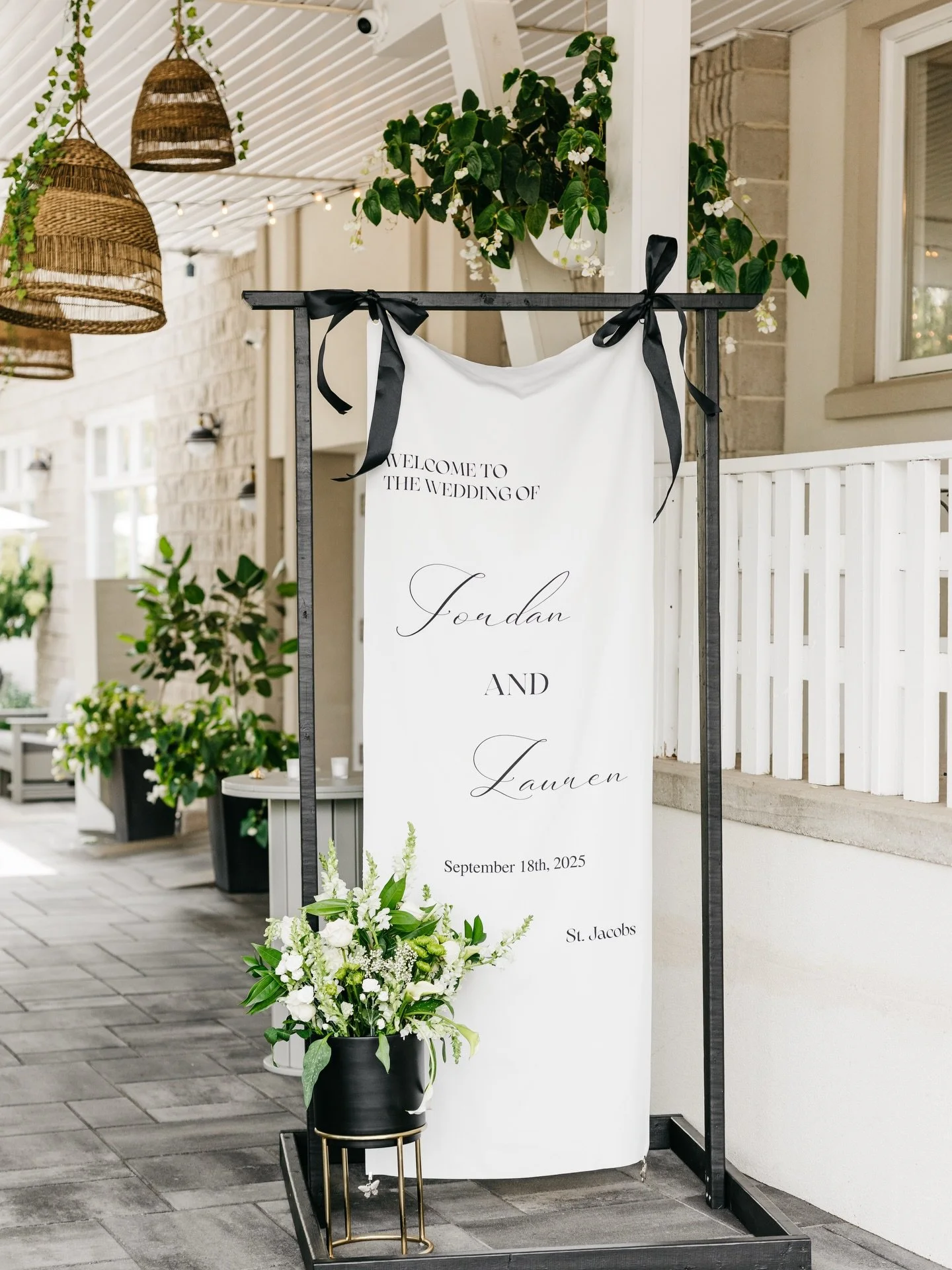 Beautiful, simple, timeless 🌿✨🤍 three words to perfectly describe all of the details from Lauren &amp; Jordan&rsquo;s wedding day at @ellebystella 

@newberlinevents truly does it best!! 

Talented vendors who made this day happen:
Venue: @ellebyst