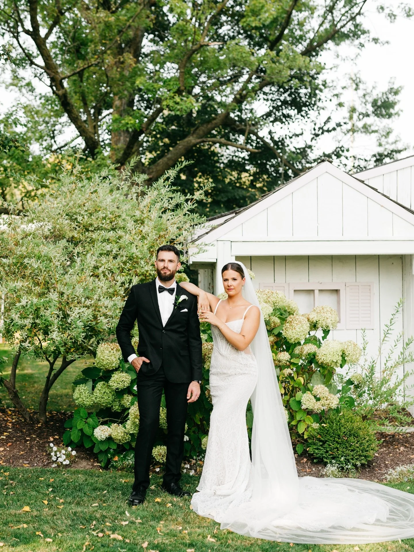 The kind of love you can feel in every moment 🤍 Lauren &amp; Jordan&rsquo;s wedding day was filled with endless laughter, good vibes and the most beautiful details! Cannot wait to share more from this stunning day!

Venue: @ellebystella 
Photographe