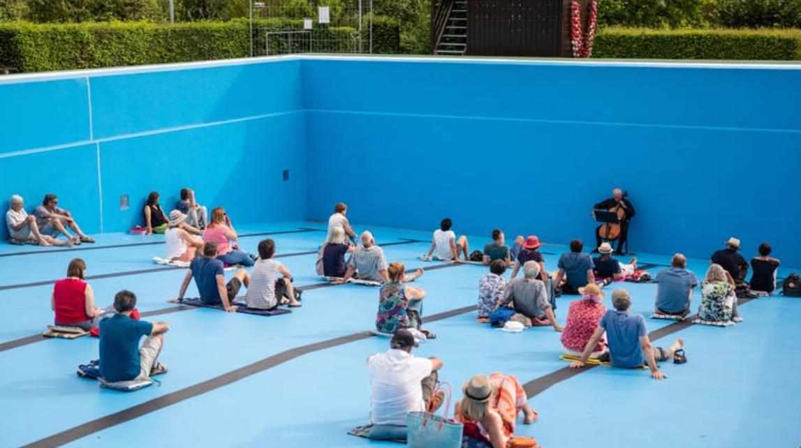 Baden-Wurttemberg, Alemanha  Cidade alemã tem apresentação de concertos dentro da piscina.  Foto: Gemeinde Ammerbuch