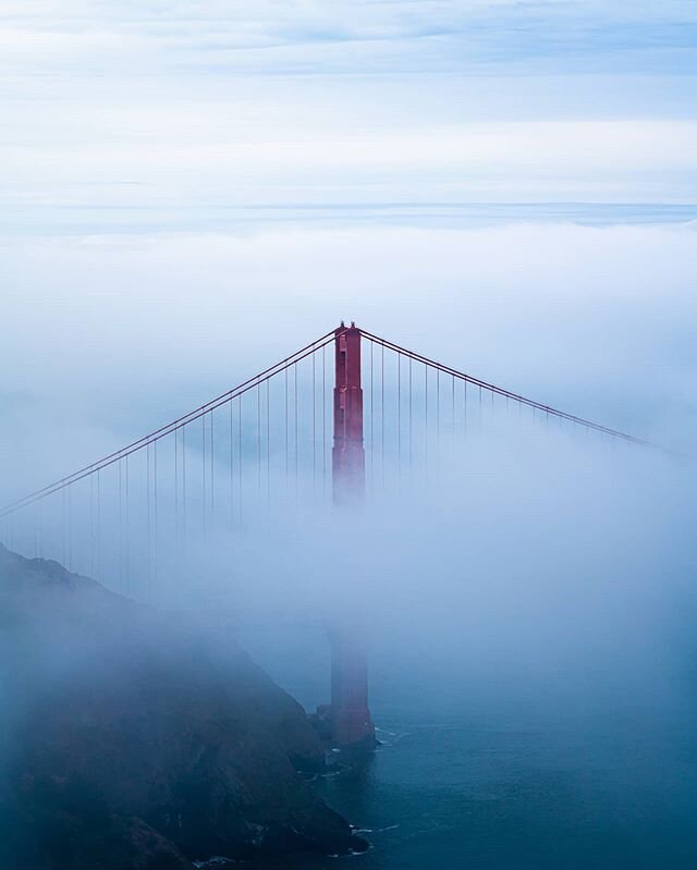 The Golden Gate Bridge on a foggy morning!(Sony A7rIII + zeiss 16-35 MM f/4) 
_______________________________________________________________ #citygrammers #fatalframes  #way2ill #agameoftones  #illgrammers  #urbanromantix #eclectic_shotz #heatercent