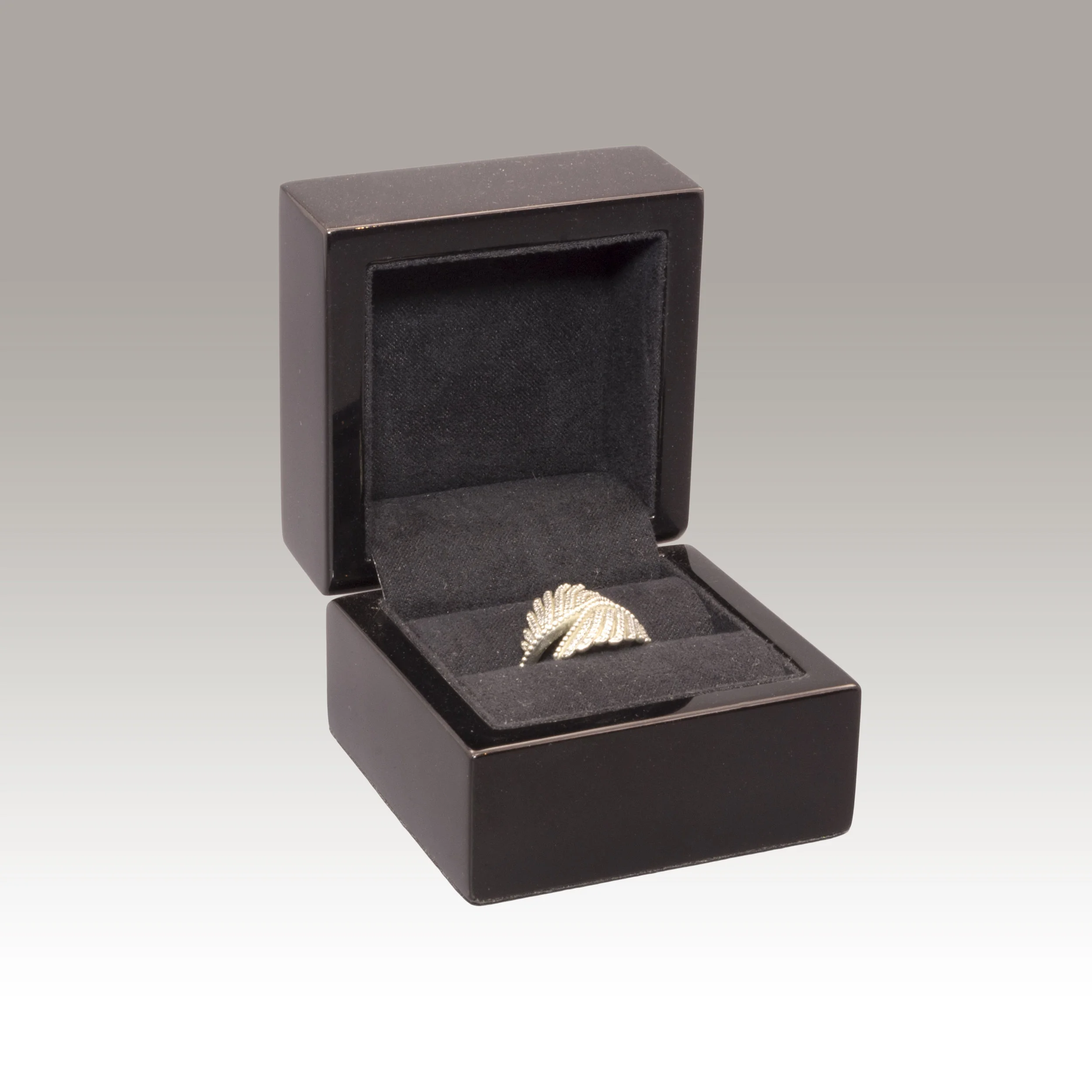 WQ-00 Black Cologne Ring Box