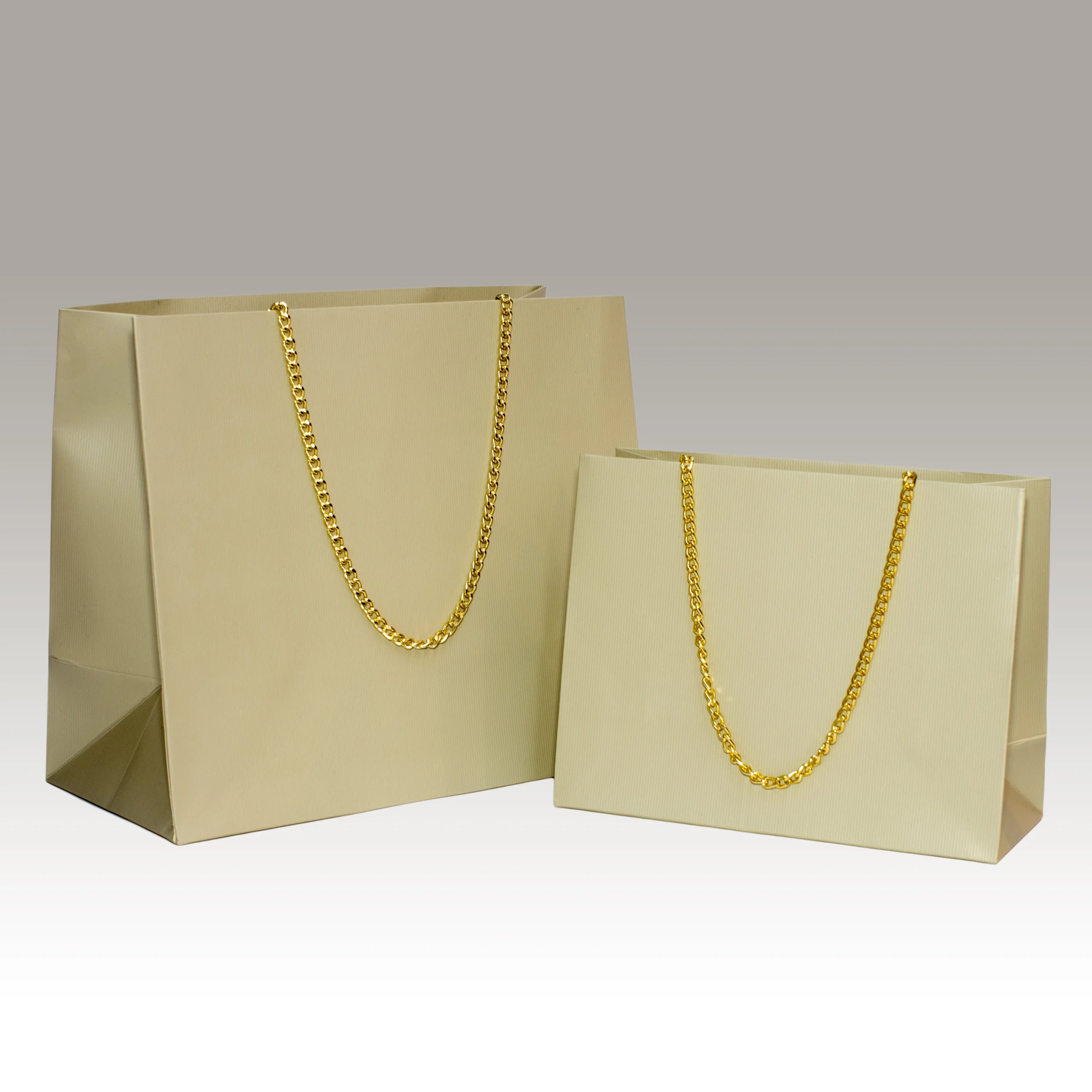 Small chain bag