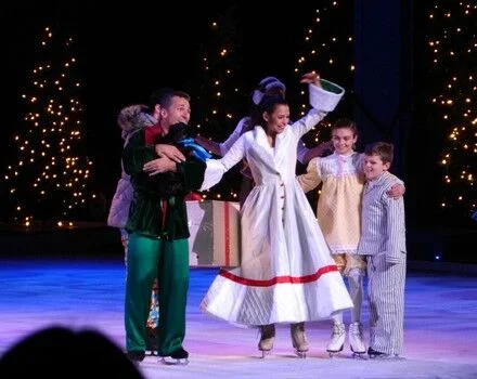 Busch Garden "T'was that night". Costume designer : Eduardo Sicangco Artist: Gladys Orozco and husband Elvis Stojko