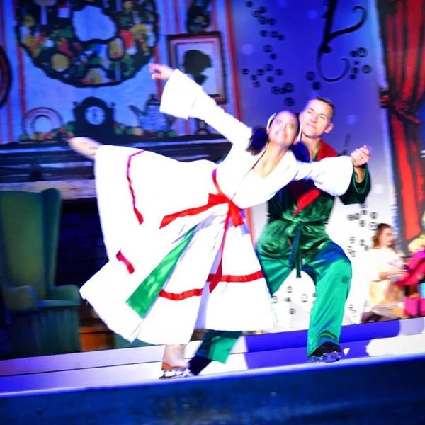Busch Garden "T'was that night". Costume designer : Eduardo Sicangco Artist: Gladys Orozco and Husband Elvis Stojko
