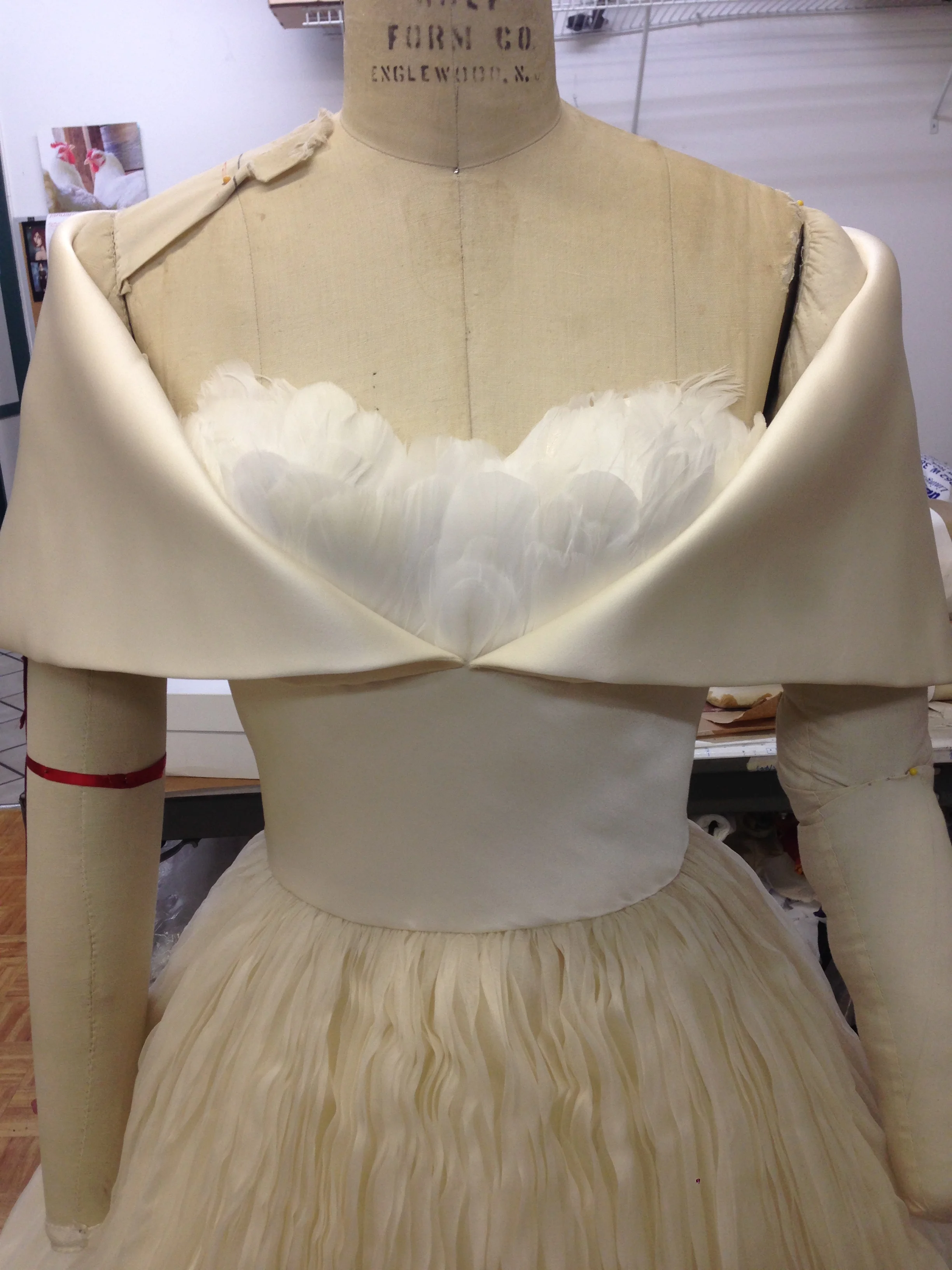  Final dress after final fitting. This dress was a success! For the style, for the fit, the choice of fabrics... I had such a pleasure building that one! 