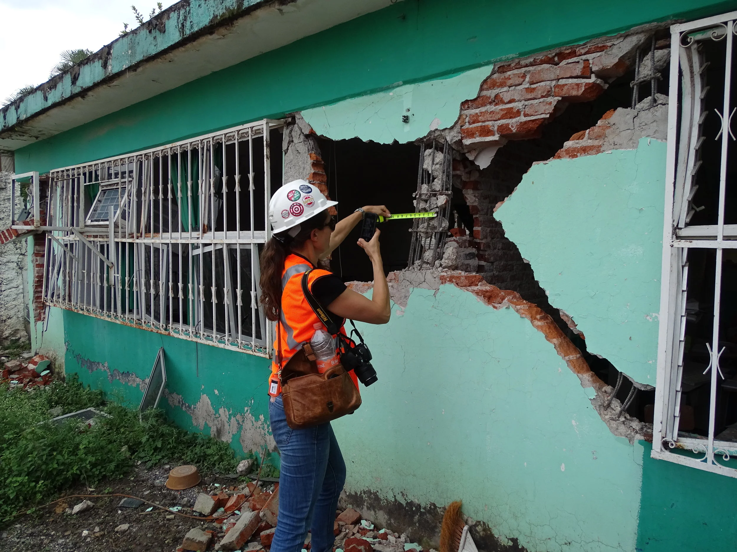 Measuring column size and reinforcement details at a school in Jojutla