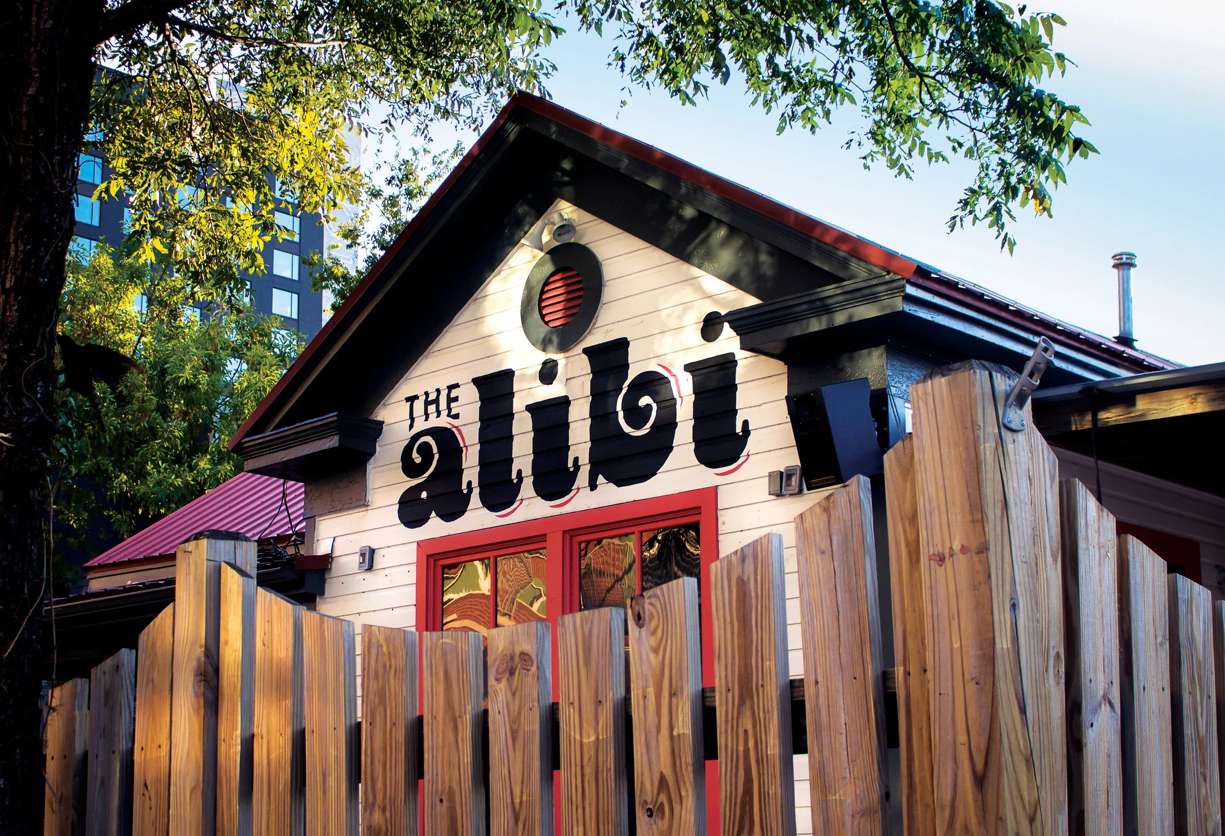 alibi_bar.jpg