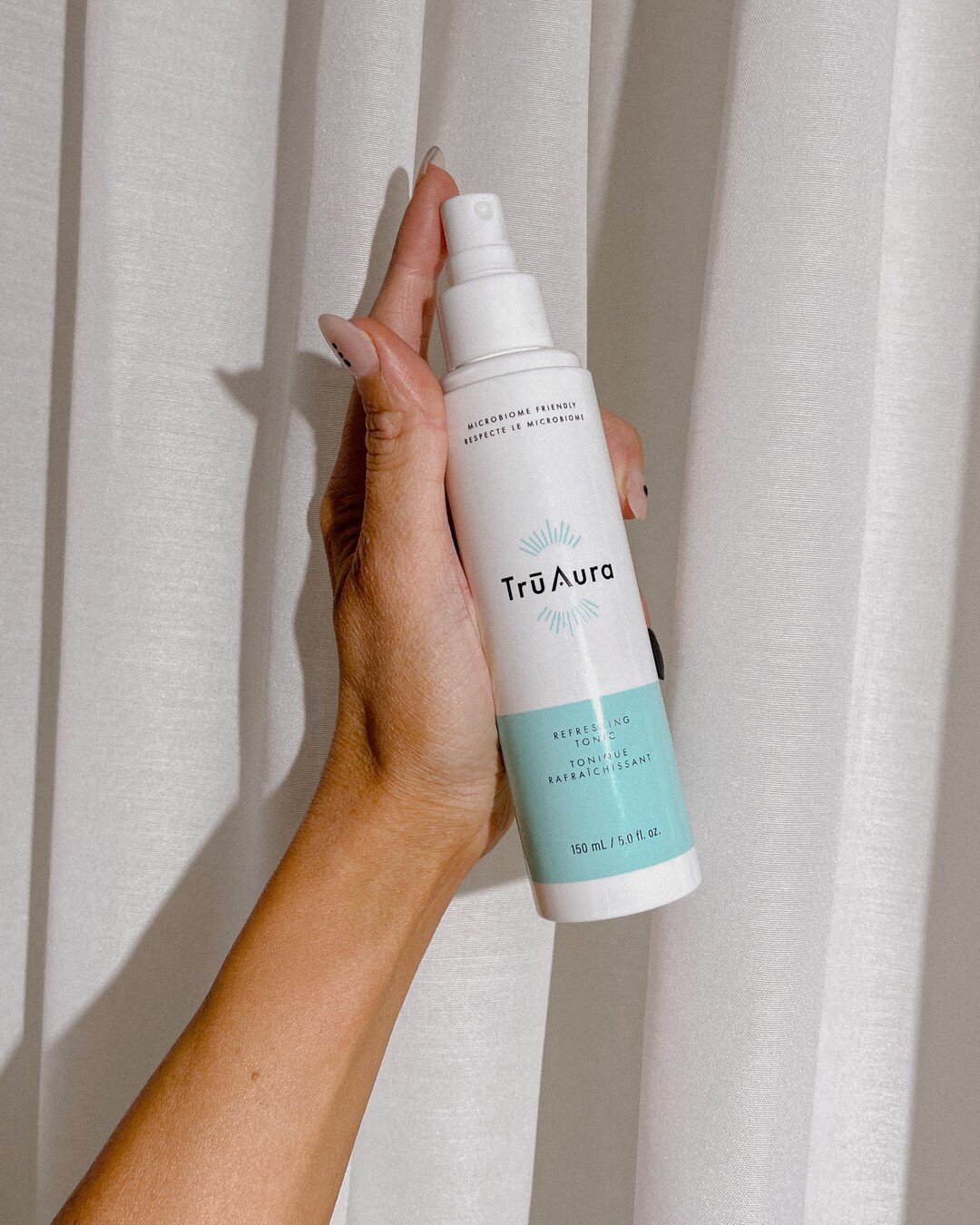 Don't worry about dehydration this summer -- we've got you with our Refreshing Tonic -- Shop now at Truaurabeauty.com ⠀⠀⠀⠀⠀⠀⠀⠀⠀
. ⠀⠀⠀⠀⠀⠀⠀⠀⠀
. ⠀⠀⠀⠀⠀⠀⠀⠀⠀
. ⠀⠀⠀⠀⠀⠀⠀⠀⠀
#hydration #clearskin #youthfulskin #skincareessentials #truaurabeauty #skincareproduc