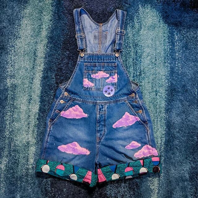 😎bring the heat☀️🏖️⠀
1 of 1 short overalls ⠀
now available at sleeplessmindz.com⠀