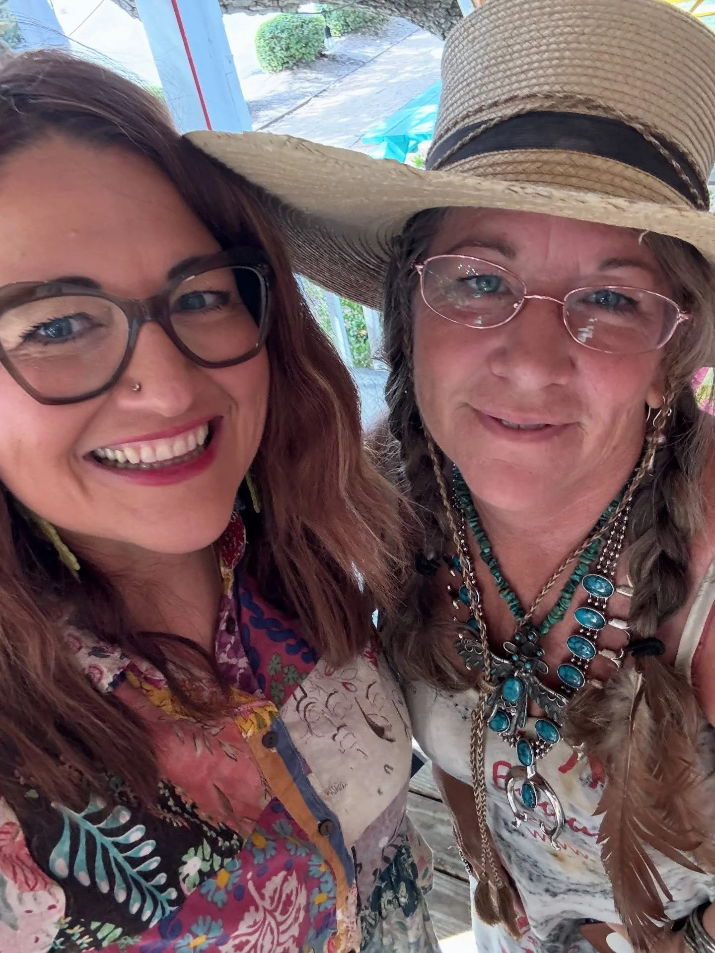 What a week 💝, a good tired!  Let&rsquo;s recap all the goodness!
❤️Missy Walker, a friend who set up in front of @royersroundtopcafe during the antique show, way back! Now she&rsquo;s back and set up @royerspiehaven with her amazing clothing!! We&r