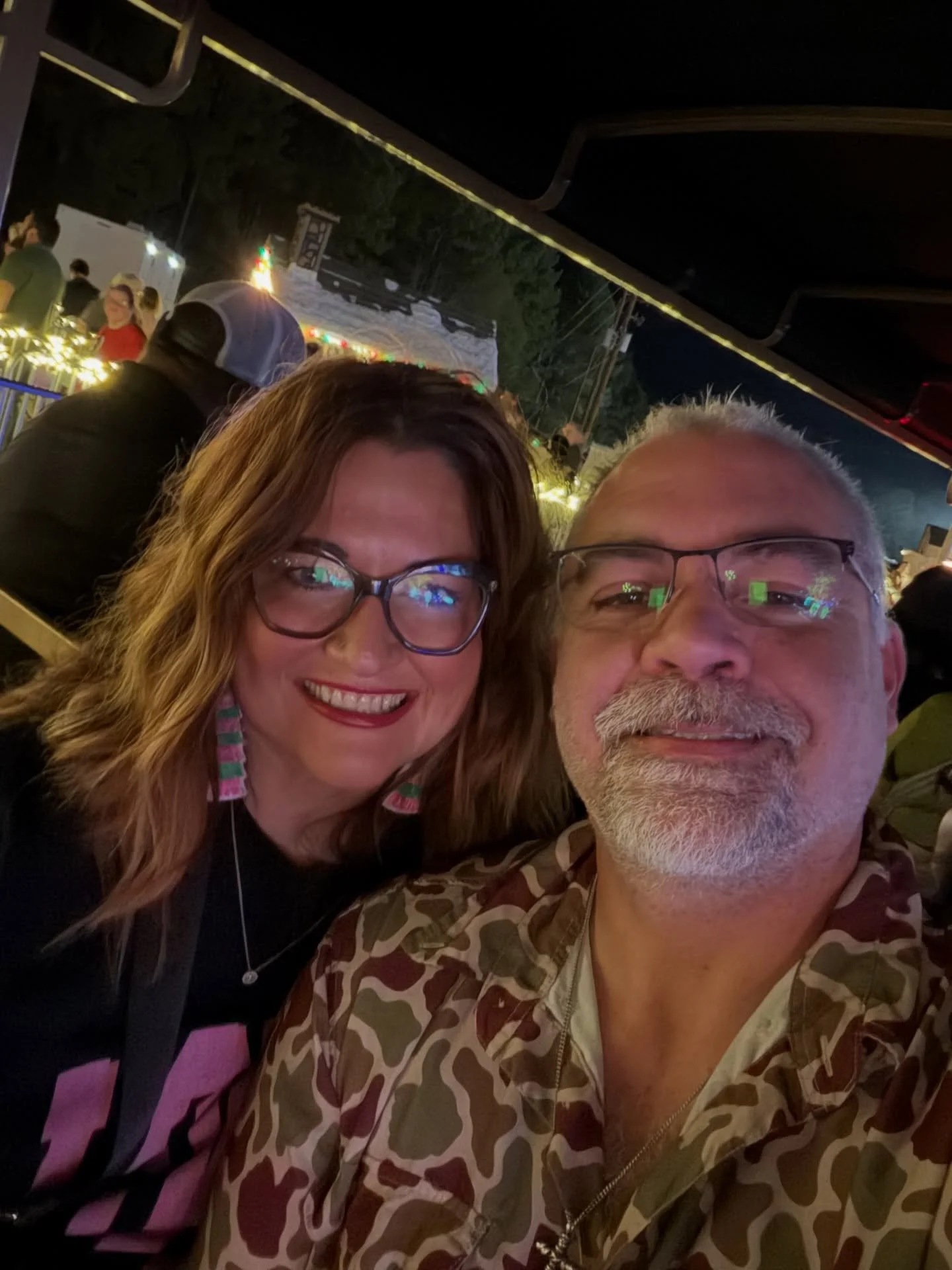 Had a blast squeezing in some Christmas 🎄fun this weekend. The kids organized a gingerbread house 🏠 decorating contest 😂, featuring dinosaurs and Snoopy! Love those kiddos ❤️.

Spent the rest of the day at @the_christmasvillage in Huntsville - a c