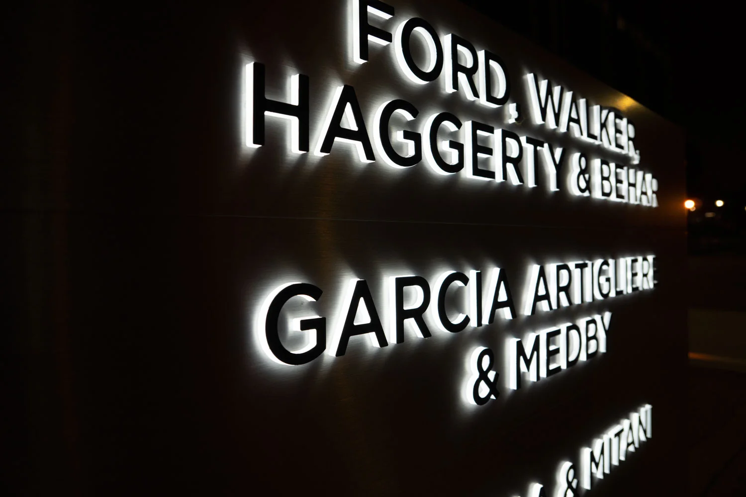 1WTC-1C-Night-Close-Up-Angle-.jpg