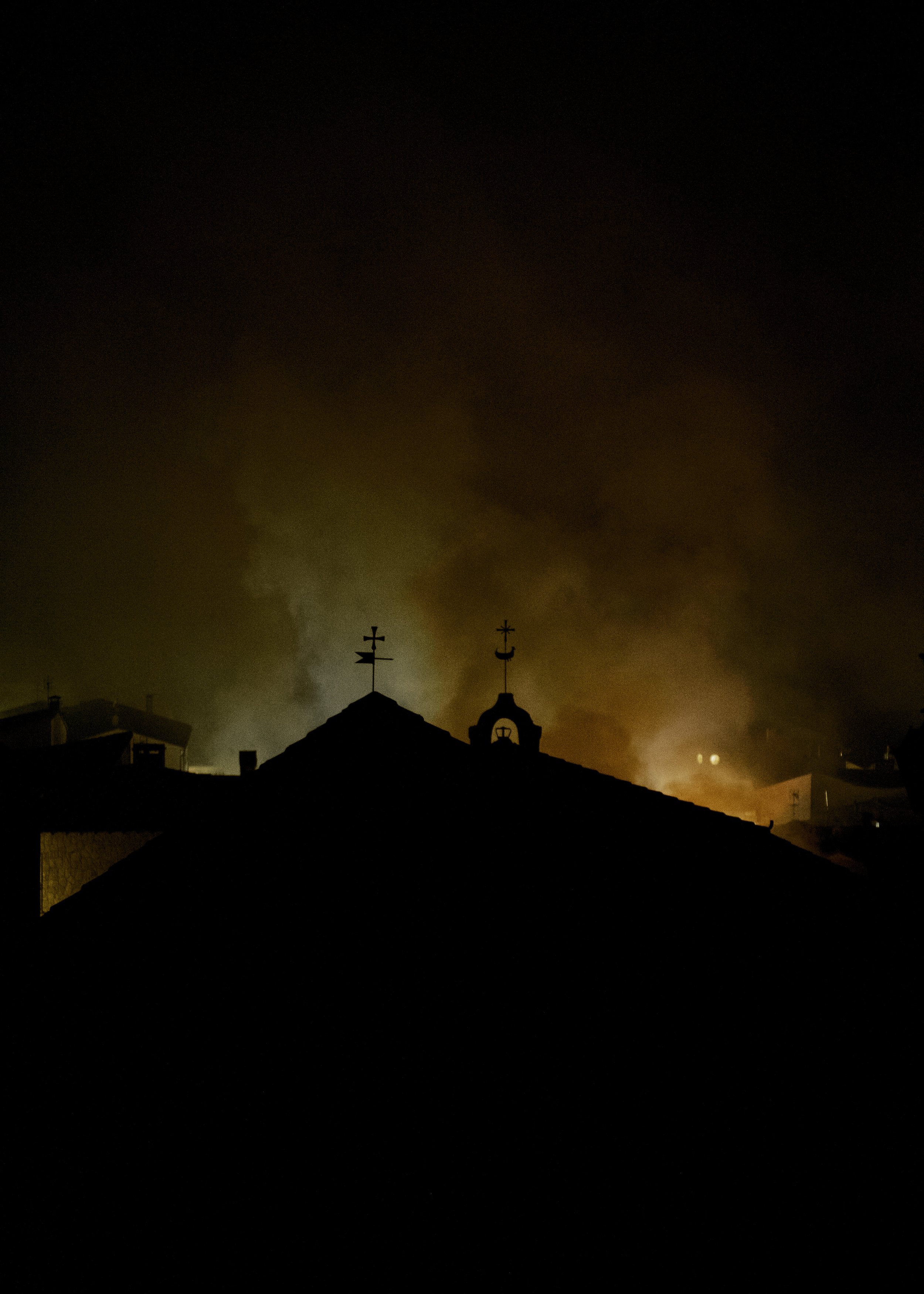 Las Luminarias, San Bartolomé de Pinares, Spain, January 16 2026. Purification of horses, ritual honouring st Antony the Abbot. Horses are prepared by their riders to safely leap through bonfires, a tradition meant to purify and protect them.