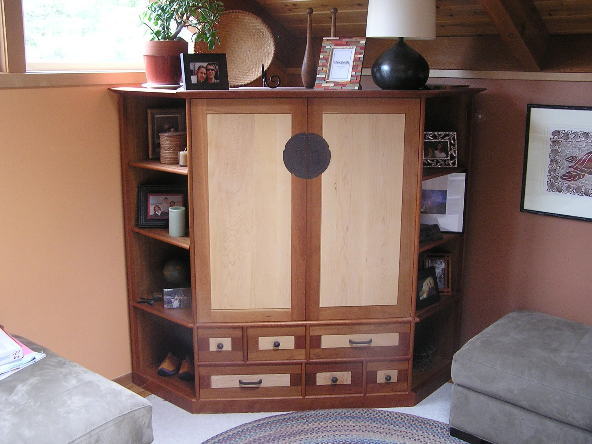Corner TV/display unit