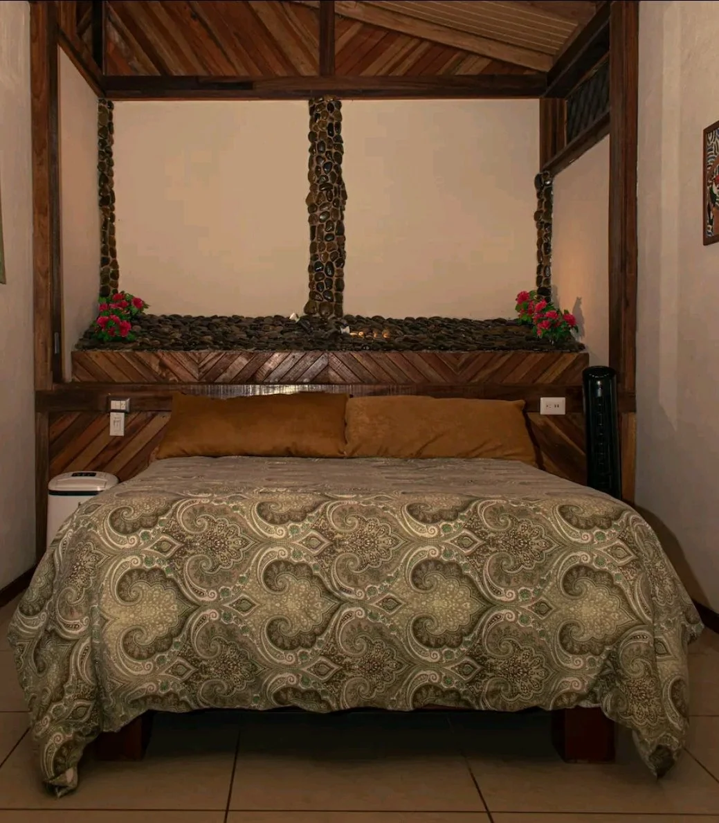 Screenshot_20240317_190746_Airbnb.jpg