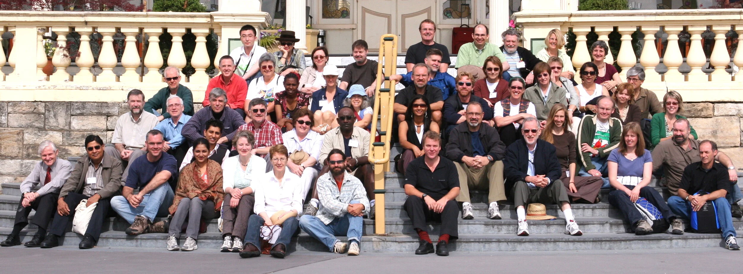 Conference attendees on the steps of the Carrington Hotel, Katoomba, NSW.
