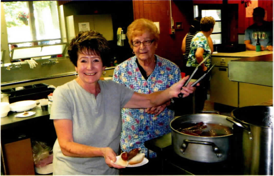 The kitchen pumping out some dogs!