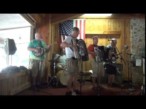 Frank Svet on Accordion playing Slovenian Cleveland Style Polkas