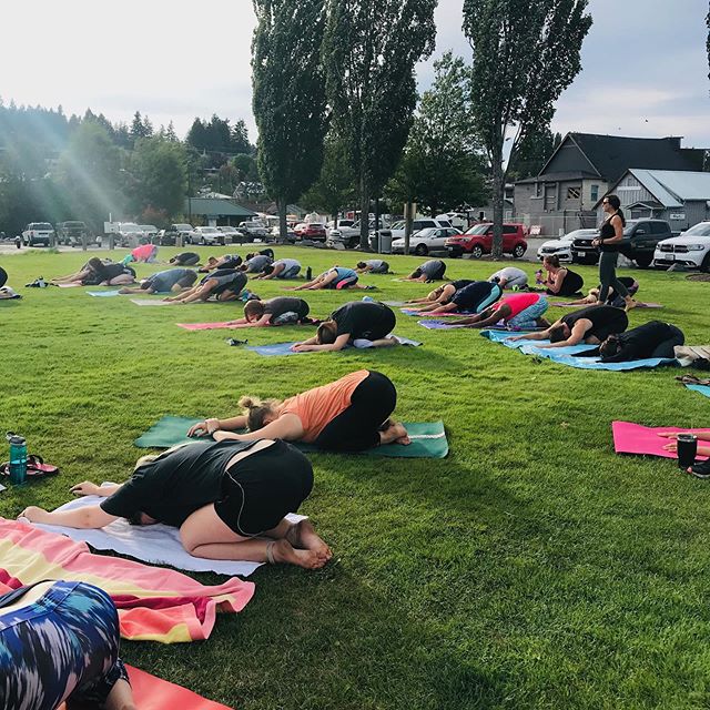 Thanks to all who joined us last night at Yoga on the waterfront! What a beautiful, special community we have🌞
.
.
.
#summeryoga #community #yoga #silverdale #kitsap #om #36om #goodvibes #summer