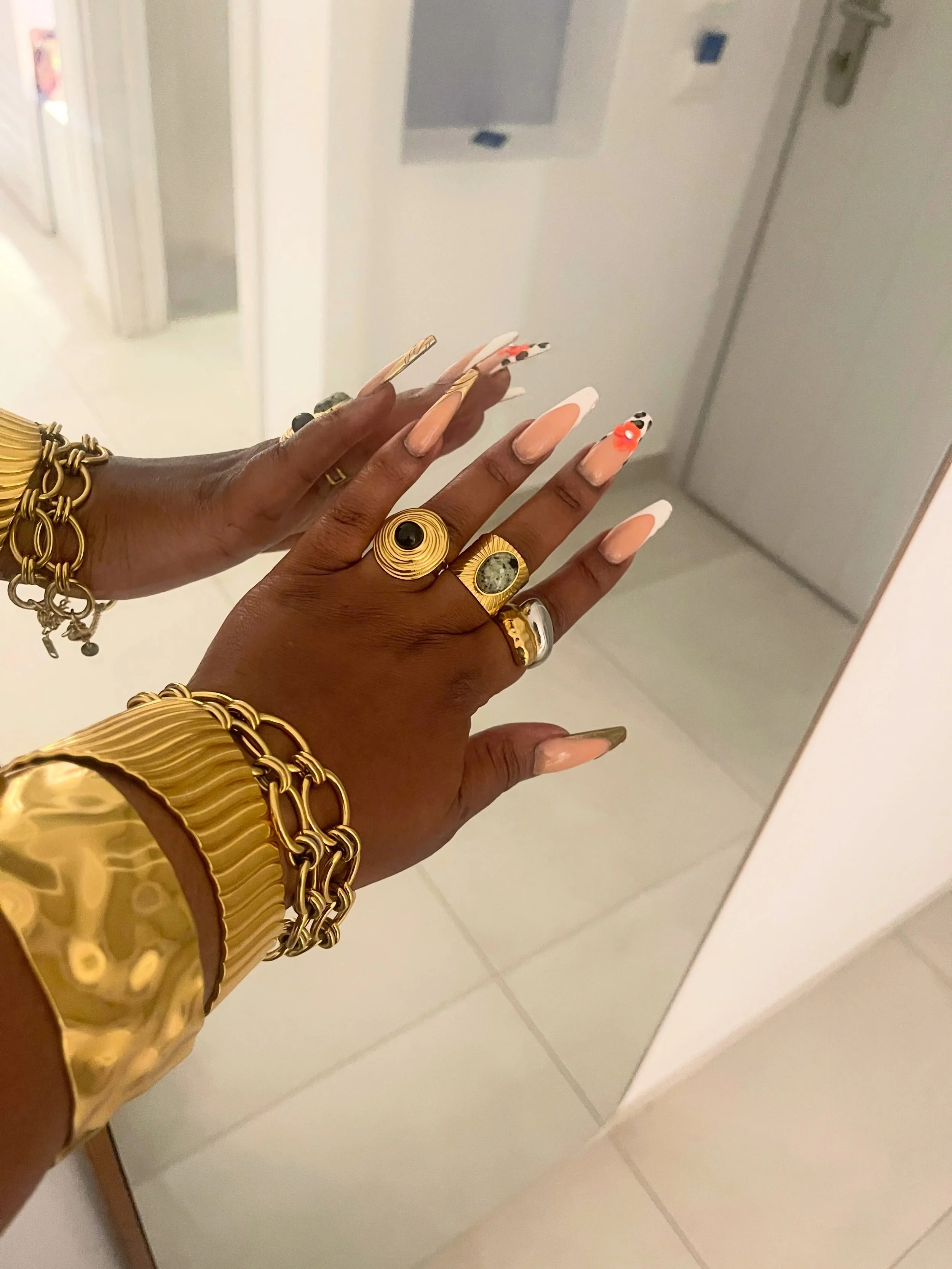 The best jewellery options ✨Stacking made easy

Gold jewellery 
Jewellery essential&rsquo;s
Rings