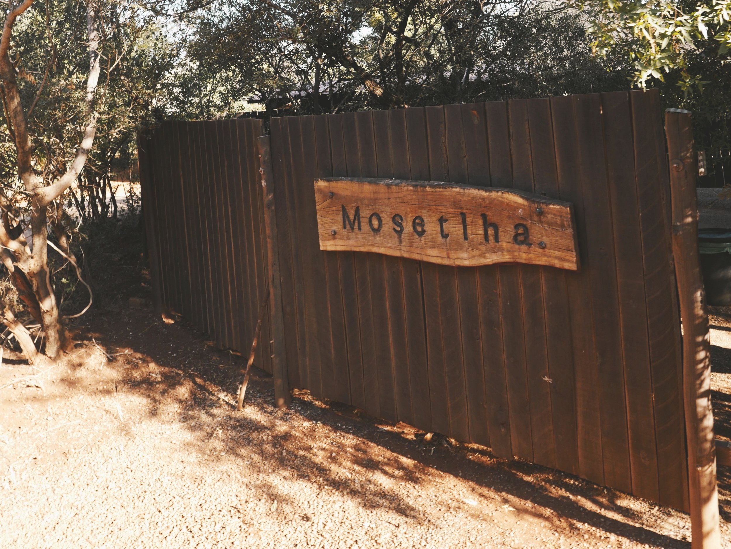 Mosetlha Bush Camp sign