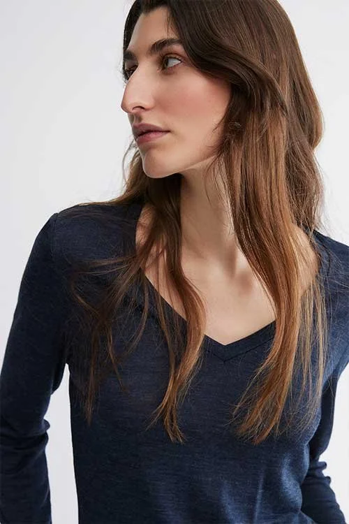 Toorallie-vee-neck-tee-merino-wool-navy-melange.jpg