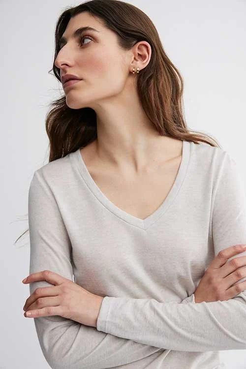 Toorallie-vee-neck-tee-merino-wool-snow-gum.jpg