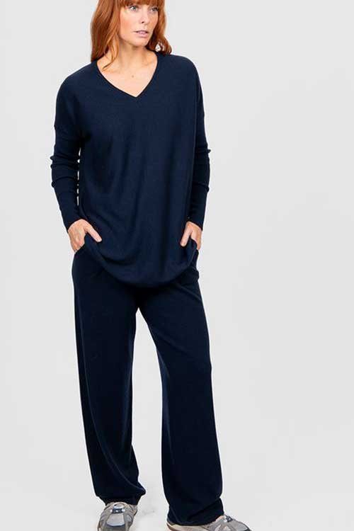 Bridge & Lord | Queen Vee Curved Hem Pullover (Merino wool and cashmere) BL6655