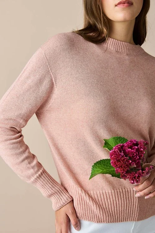 Sienna (dusky pink) colour variant in the uimi knitwear Edith Jumper made from Egyptian Cotton + cashmere