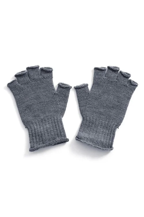 Colour variant Pebble in the Uimi — Milo Fingerless Gloves made from 100% Merino wool