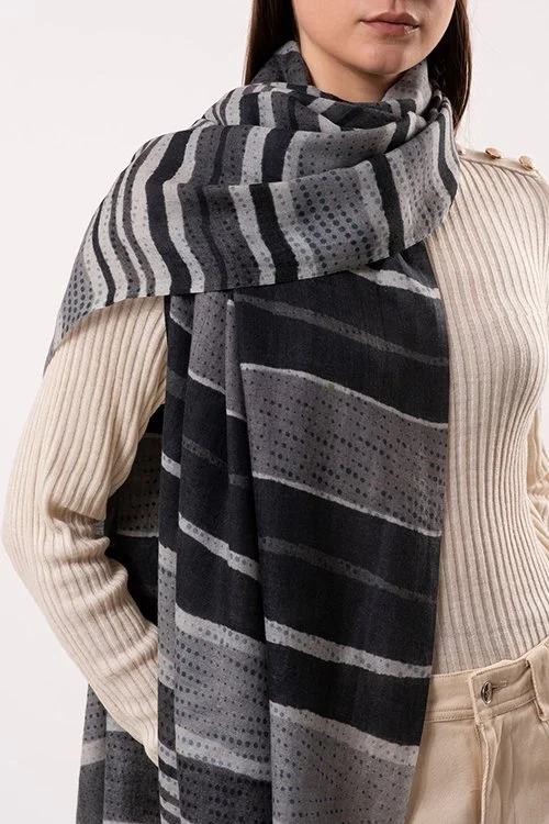 Dlux-ripple-monochrome-wool-scarf2.jpg