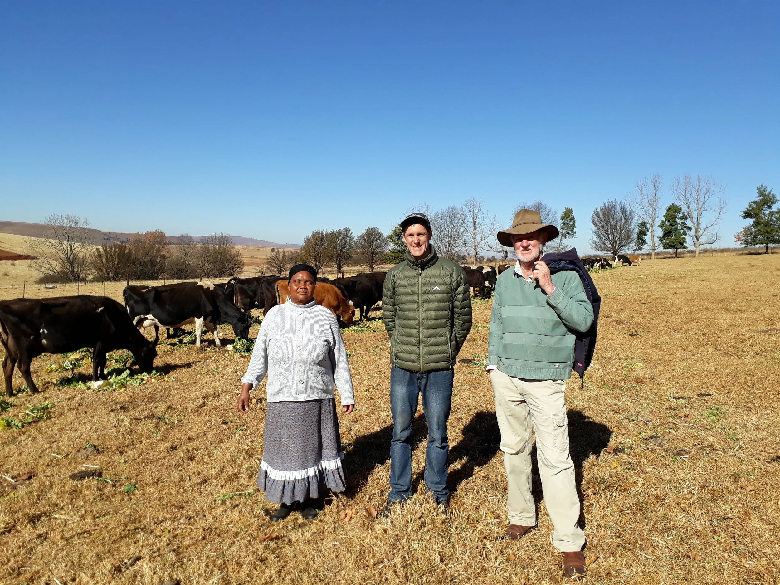 Mrs Ngcobo from the Celokuhle Timber & Dairy Farm Trust near Swartberg and her mentor Mr Robert Williamson (R)
