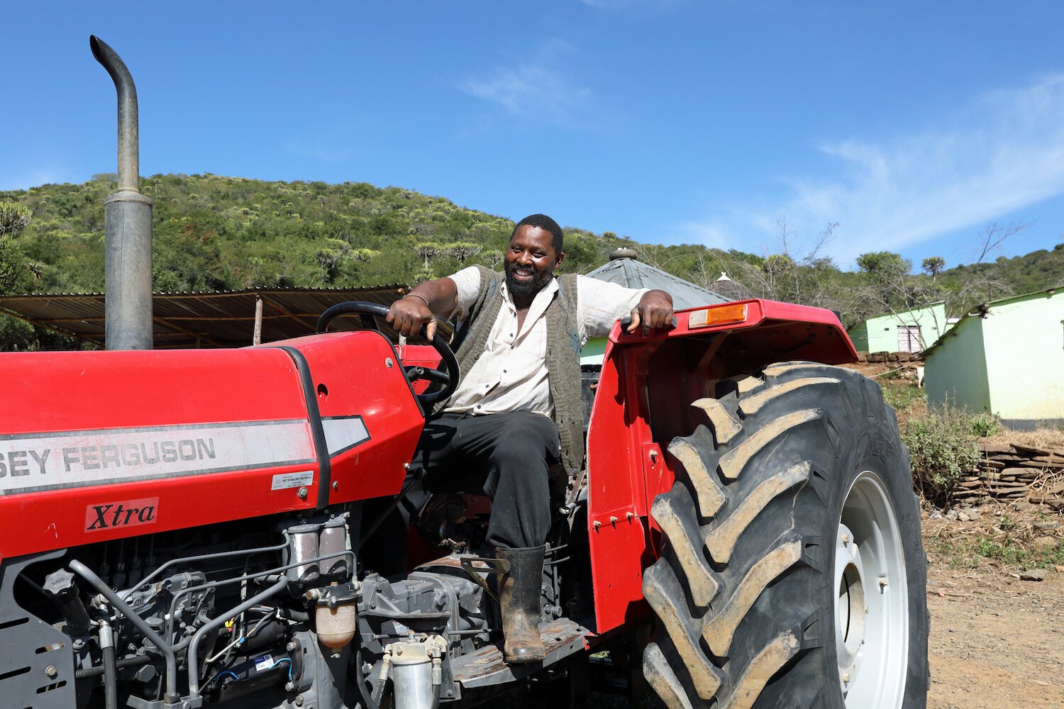 Gehla_Mngoma_Massey_Ferguson_delivery.jpg