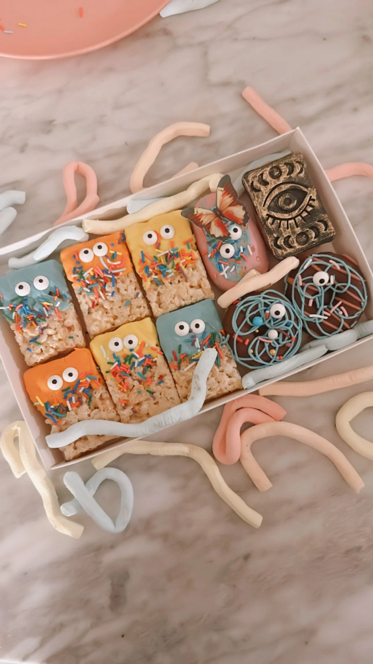 I see U Treat box