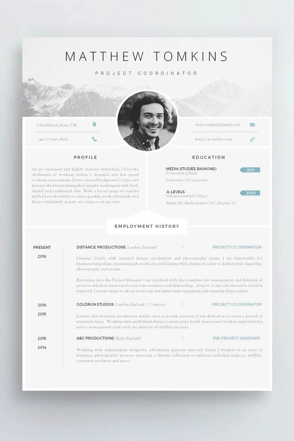 Modern project manager CV example featuring project delivery achievements, professional qualifications and management experience.