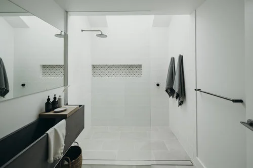 Bathroom 2.jpg