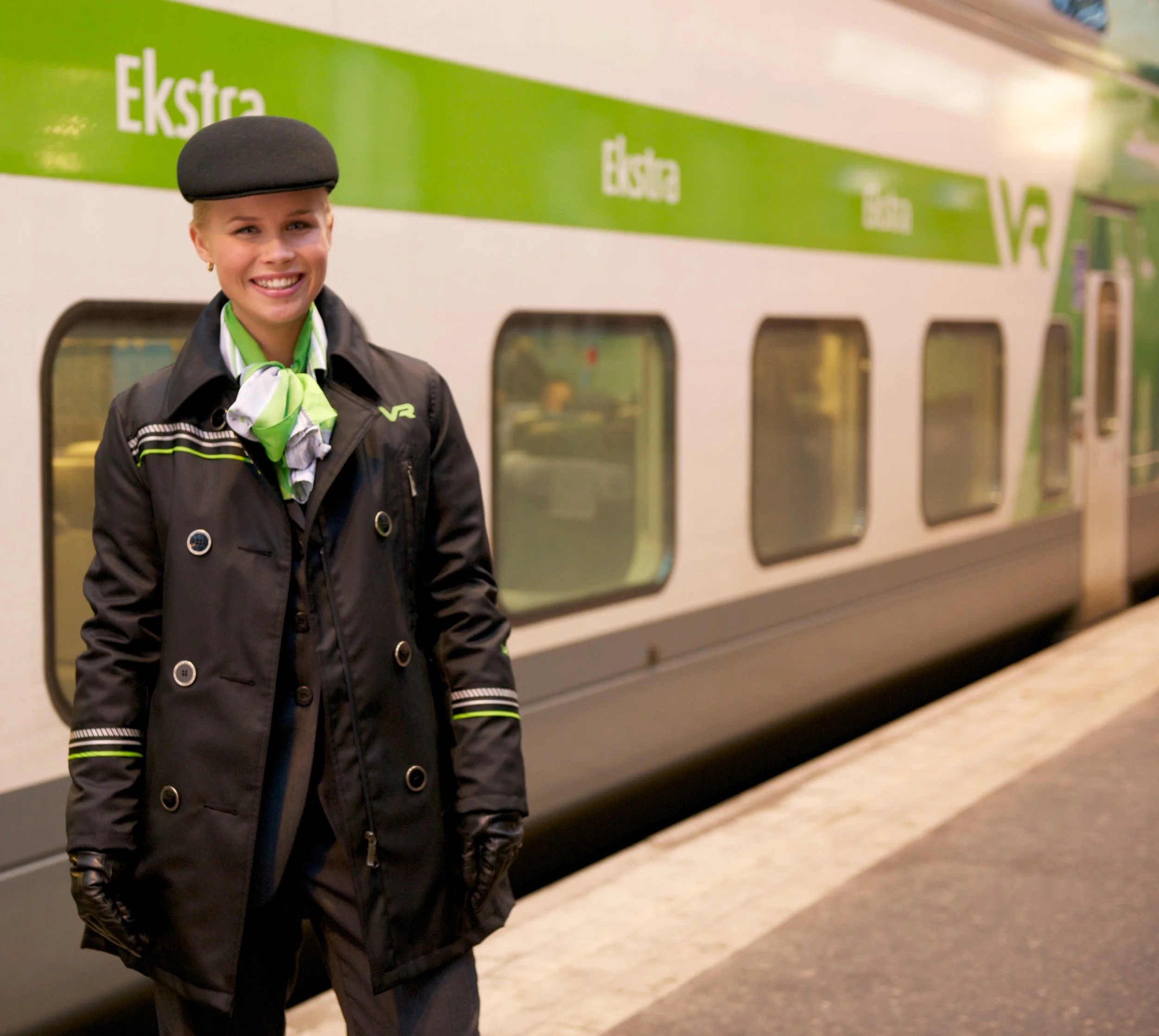 Yle: Konduktööri pysäytti kaksi junaa perheen ajettua aseman ohi